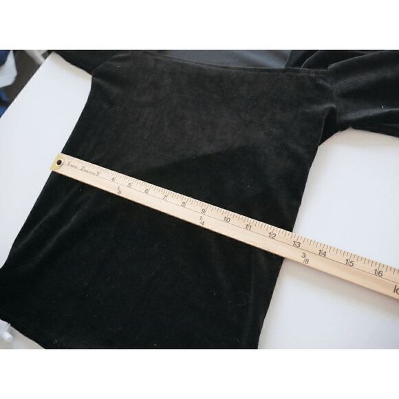 Girls Black Queen Anne Neckline Balloon-Sleeve Velvet Top - Picture 6 of 9